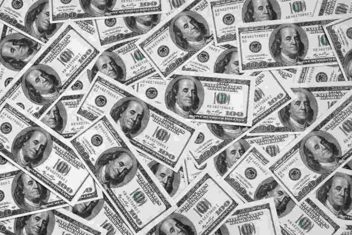 money-2022-11-14-16-04-10-utc